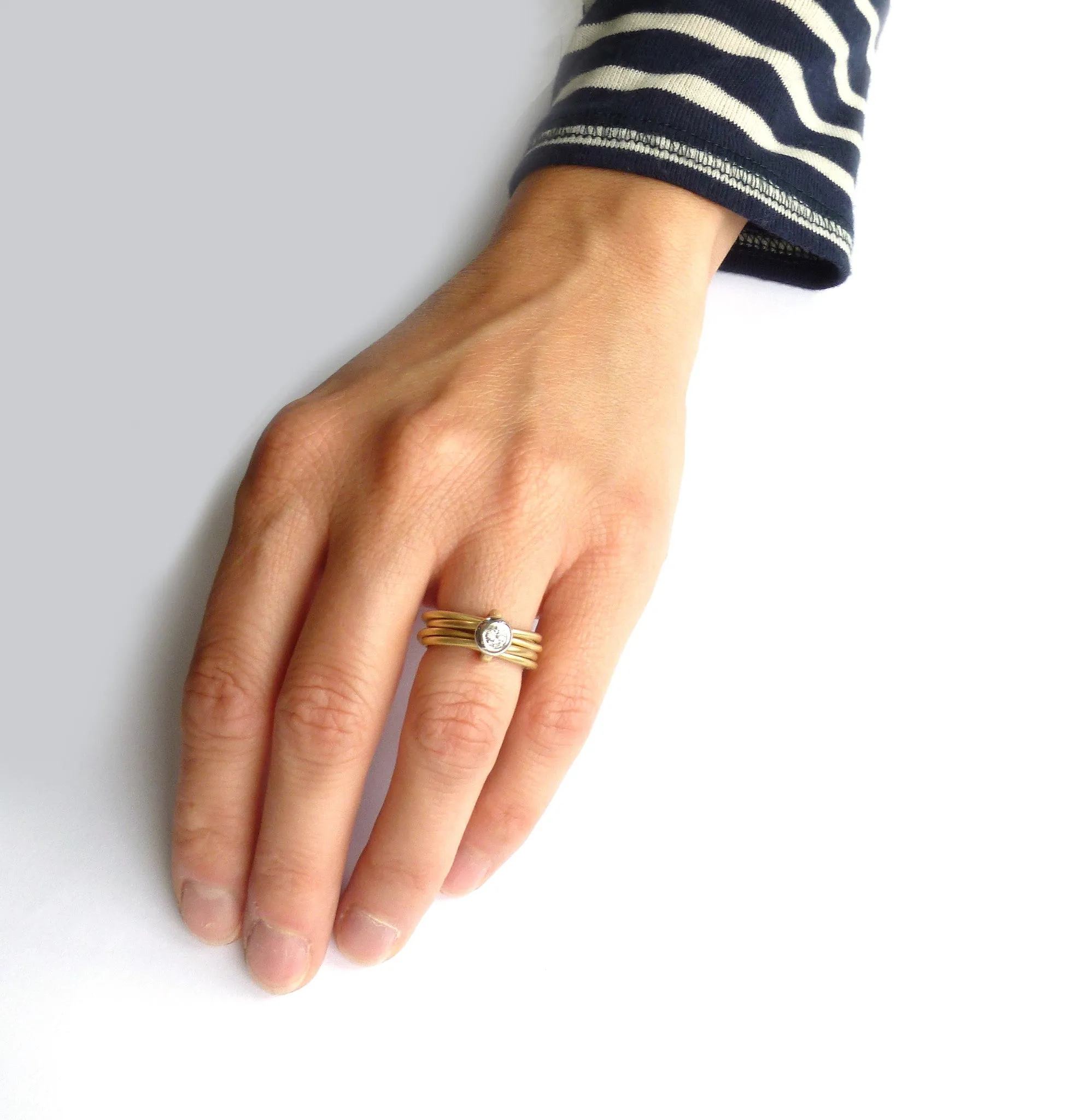 18ct gold and platinum 6 band ring with diamond