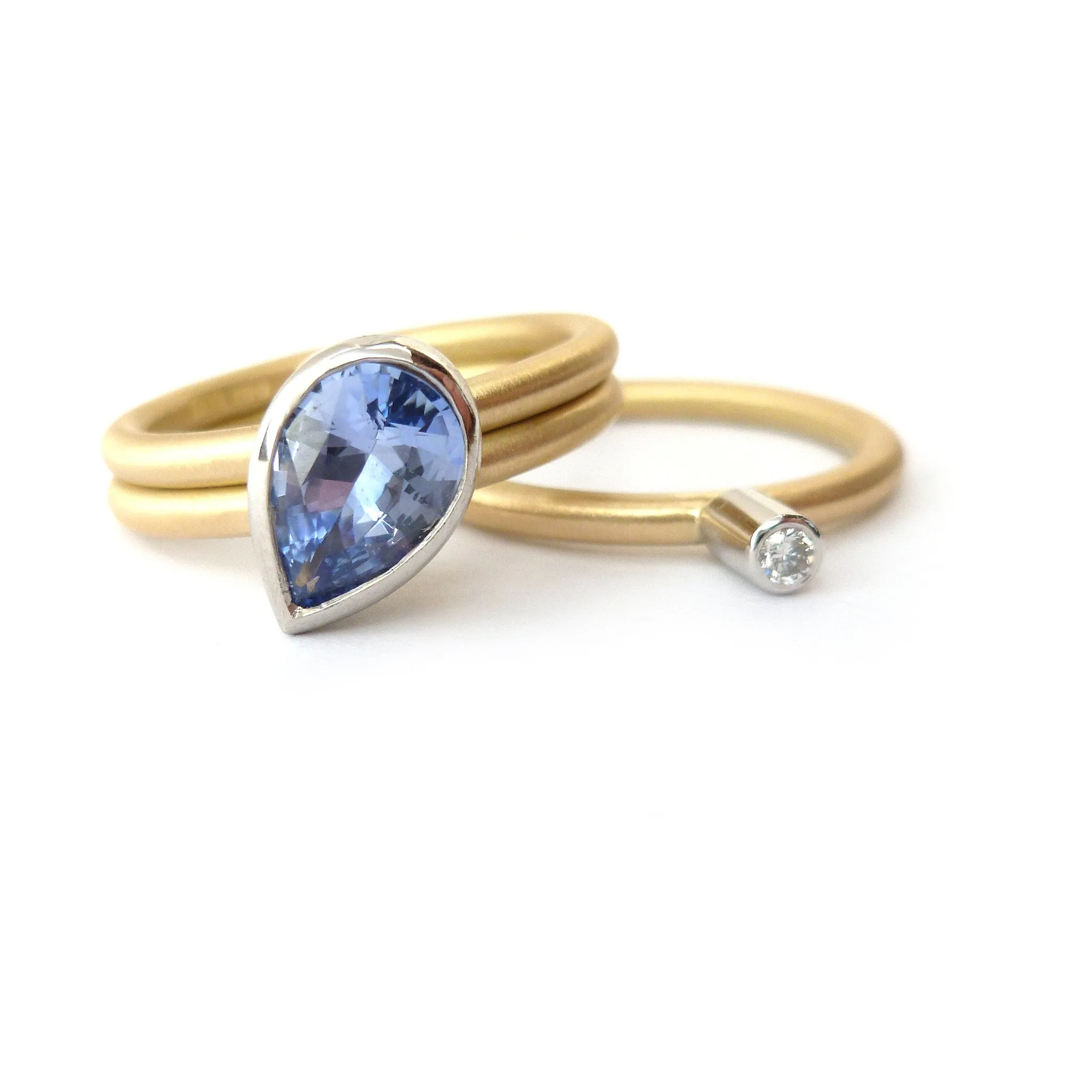 18ct Gold, Platinum and Blue Sapphire Ring