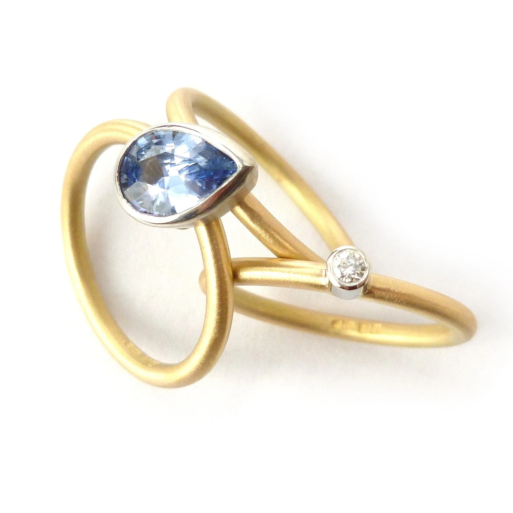 18ct Gold, Platinum and Blue Sapphire Ring