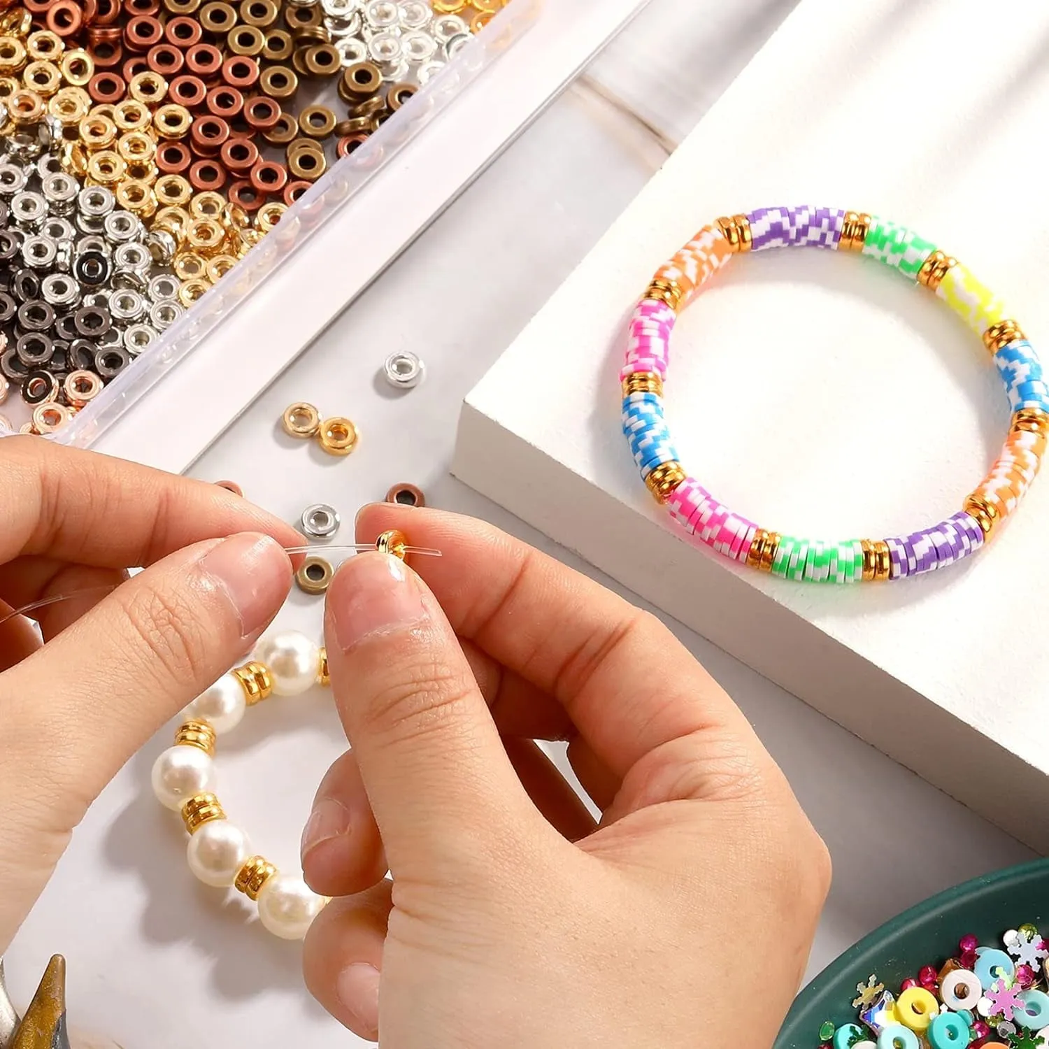 800 Pcs 6Mm Flat Gold Beads Flat round Spacer Beads for Bracelets Making round Rondelle Spacer Beads for Jewelry Making Flat Spacer for Necklaces DIY Loose Beads(Mixed Color)