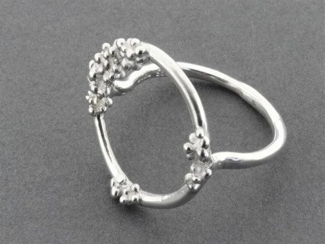 Beaded circle ring - silver