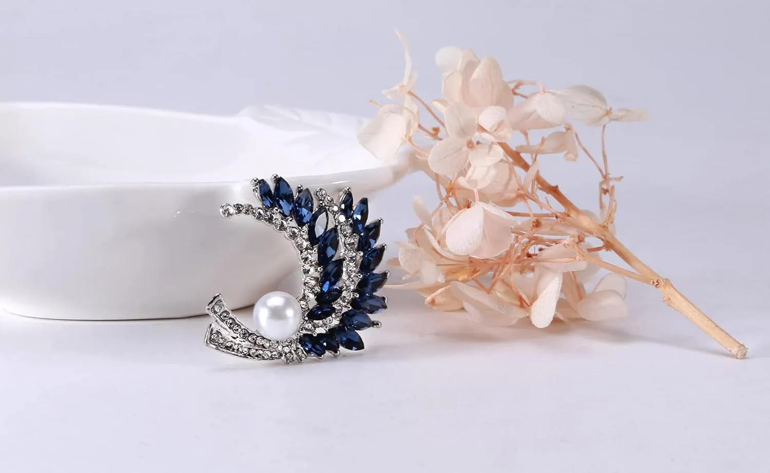Blue Crystal Brooch Pins Fancy Vintage Style Rhinestone Flower Brooches Jewelry Gift for Women, girls, ladies