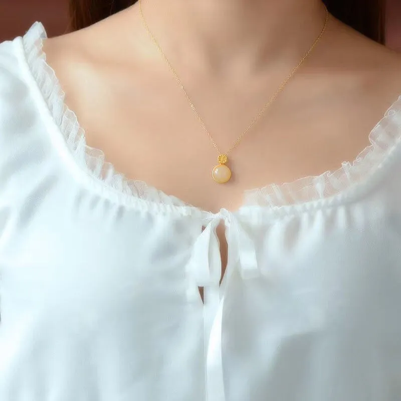 Creative Design Inlaid Natural Hetian Chalcedony Round Pendant Necklace