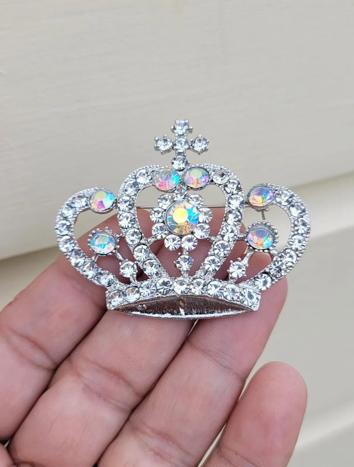 Crown brooch stunning vintage look silver plated stones royal design broach u18