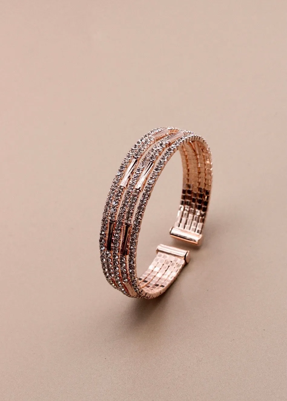 ENTICING DIA BRACELET