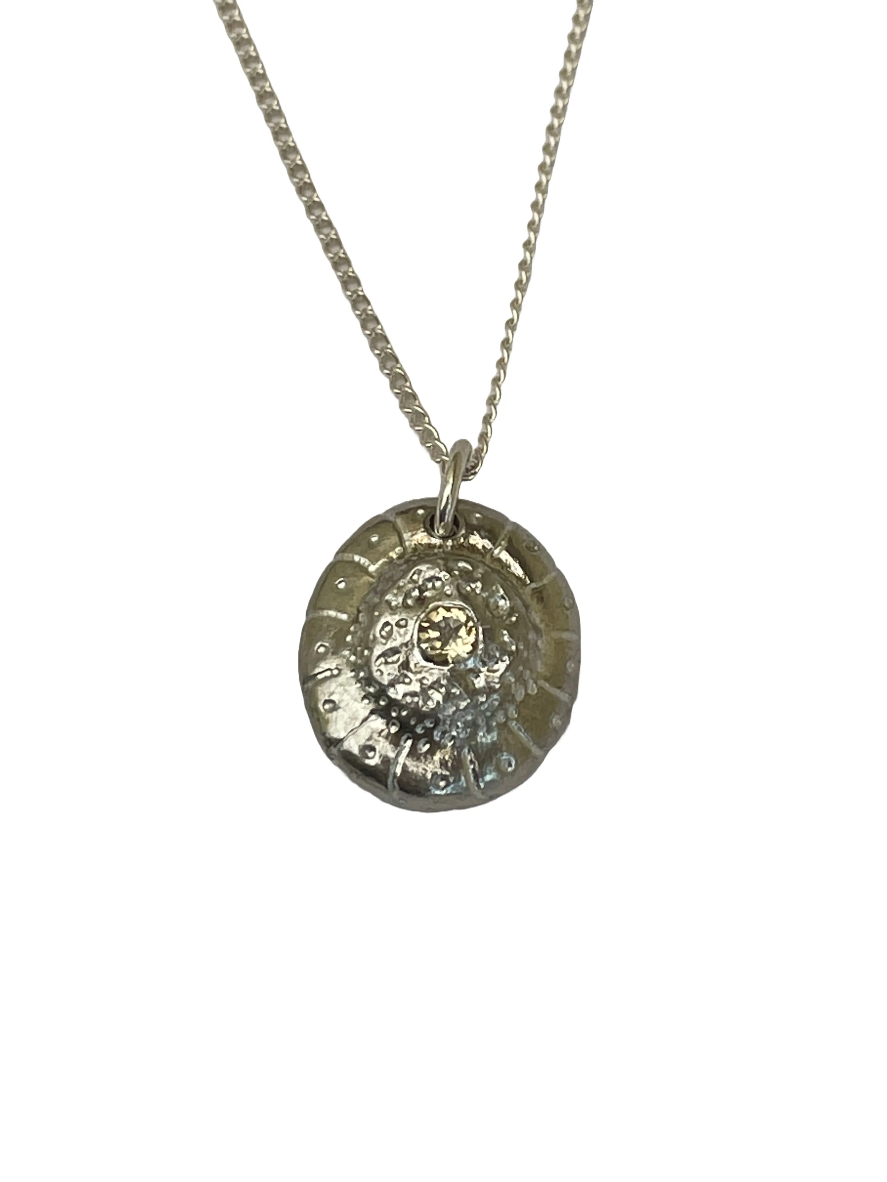 Lerryn Pendant with a Faceted Stone