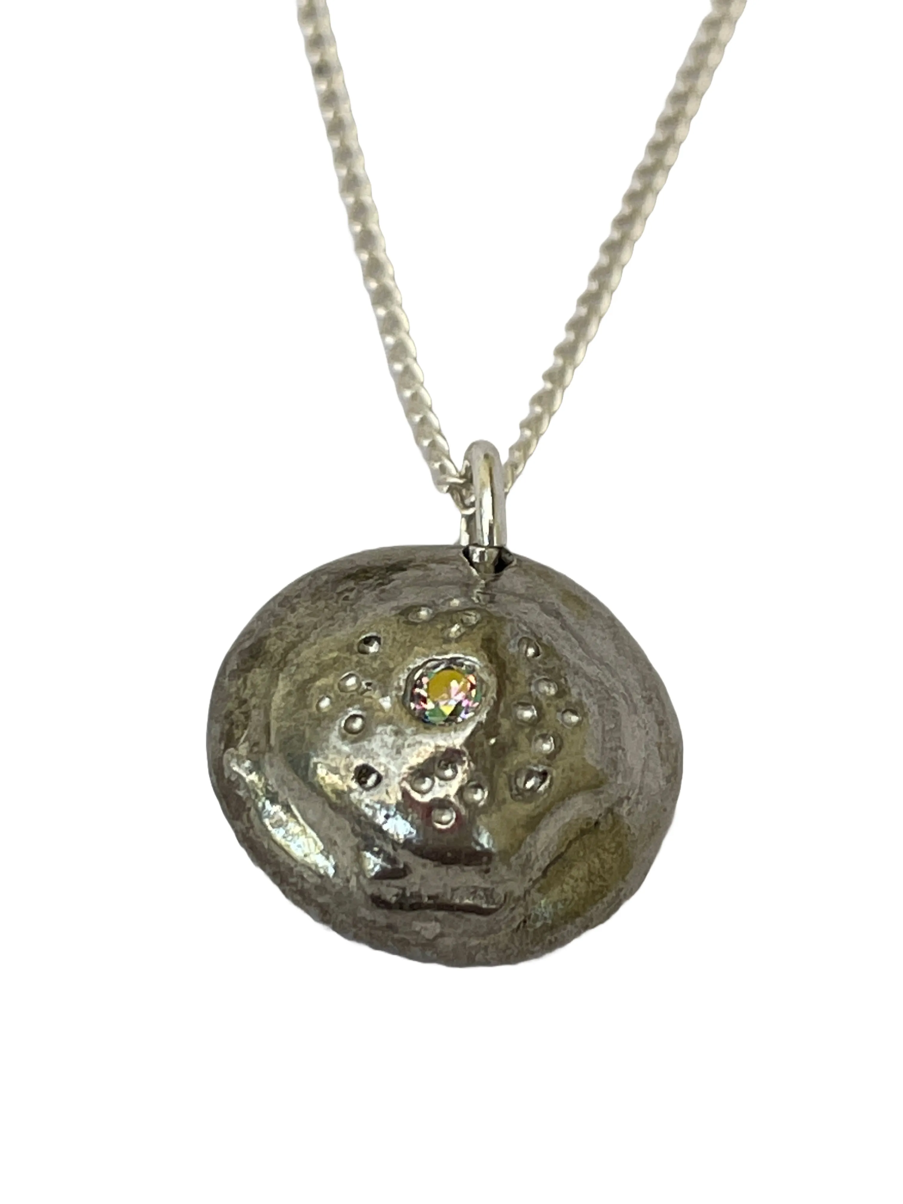 Lerryn Pendant with a Faceted Stone
