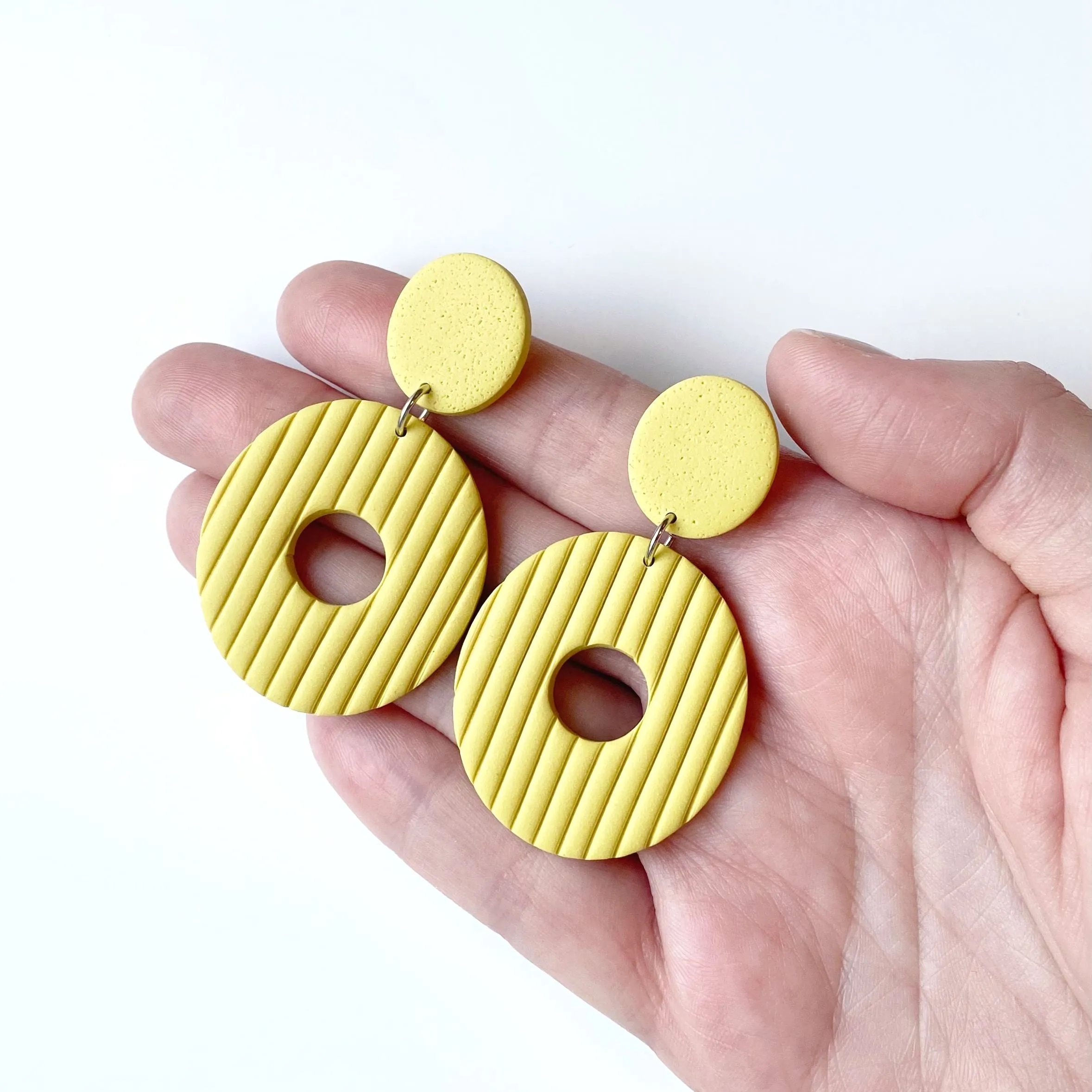 LOLA earrings in flax