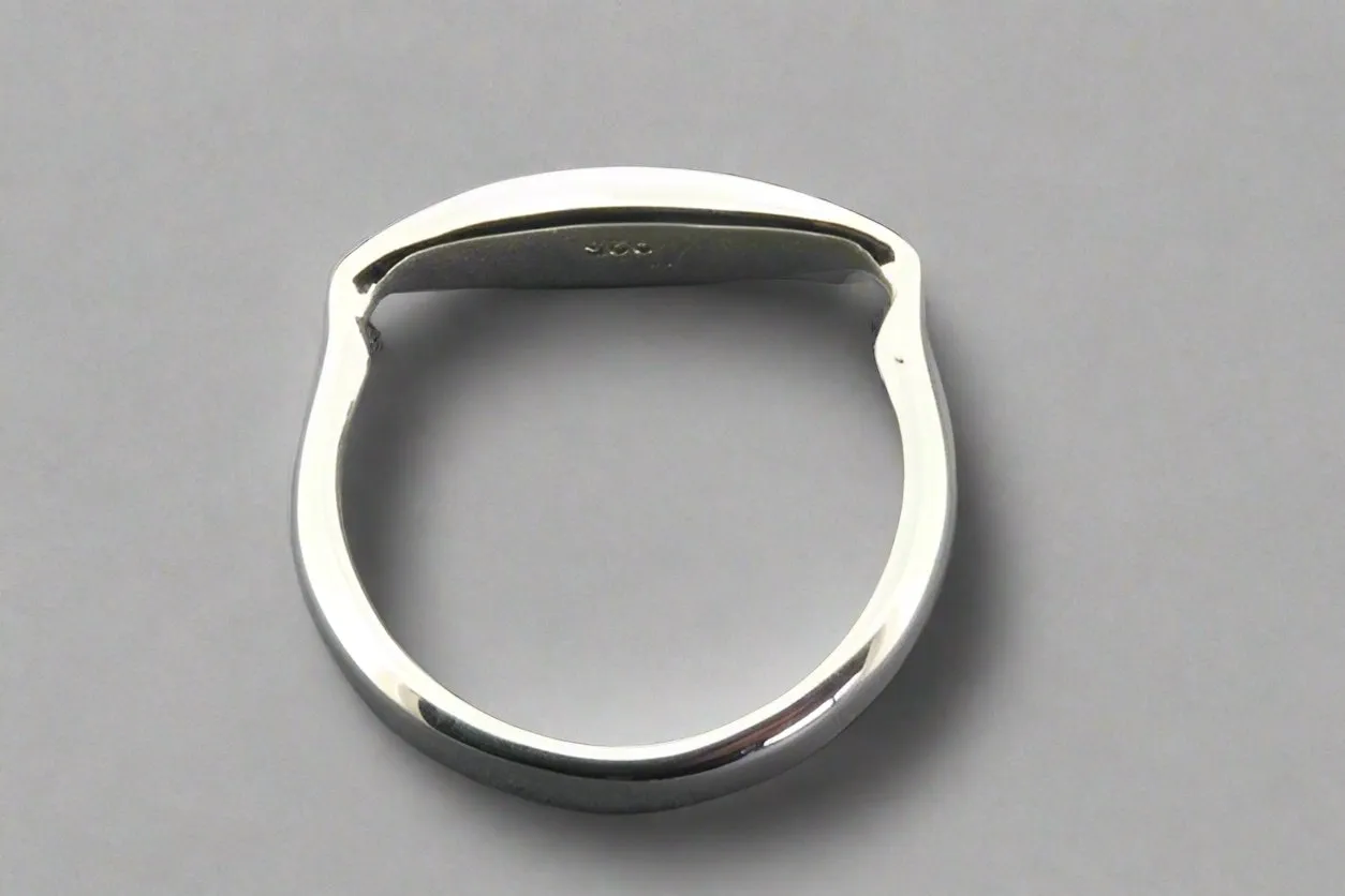Narrow horseshoe band - sterling silver