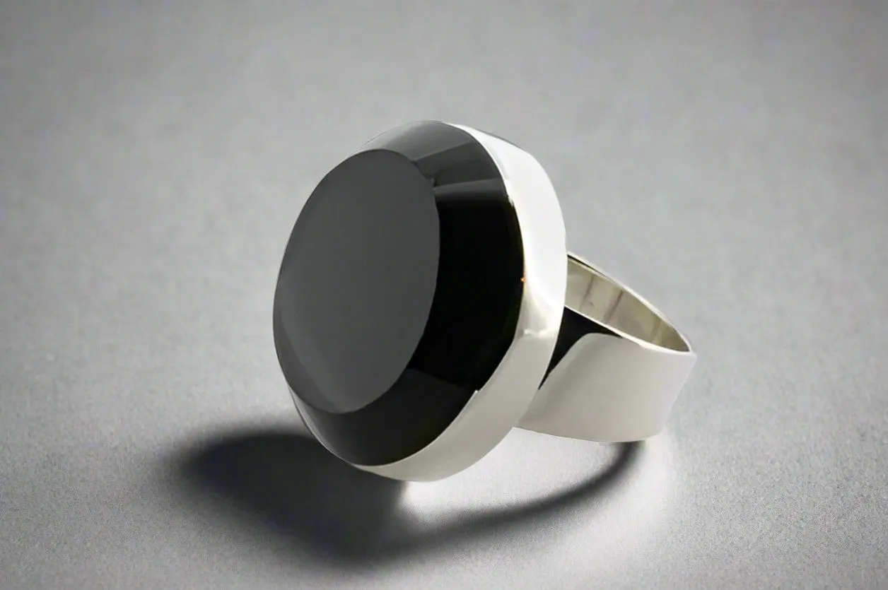 Onyx circle ring - sterling silver