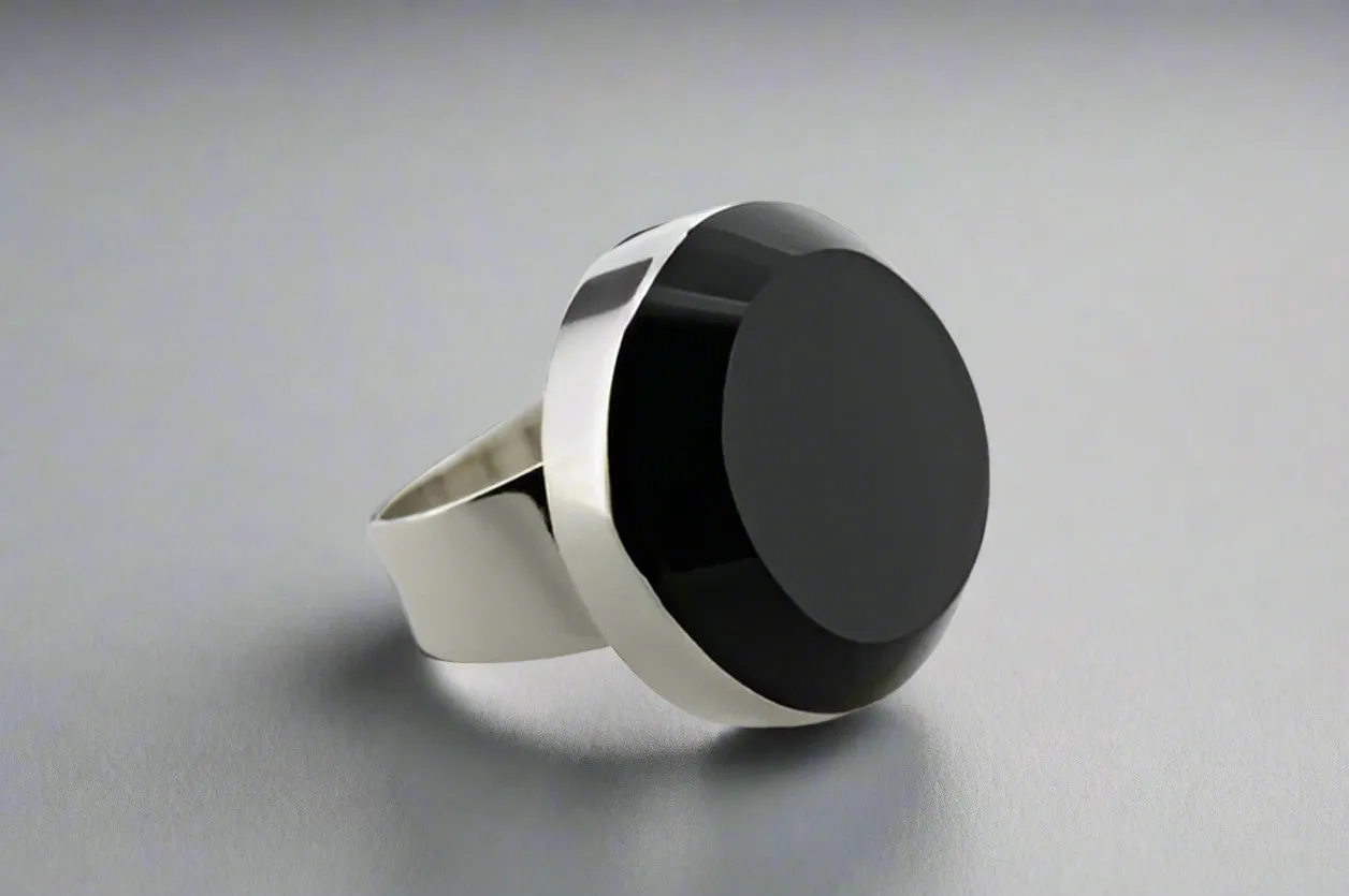 Onyx circle ring - sterling silver