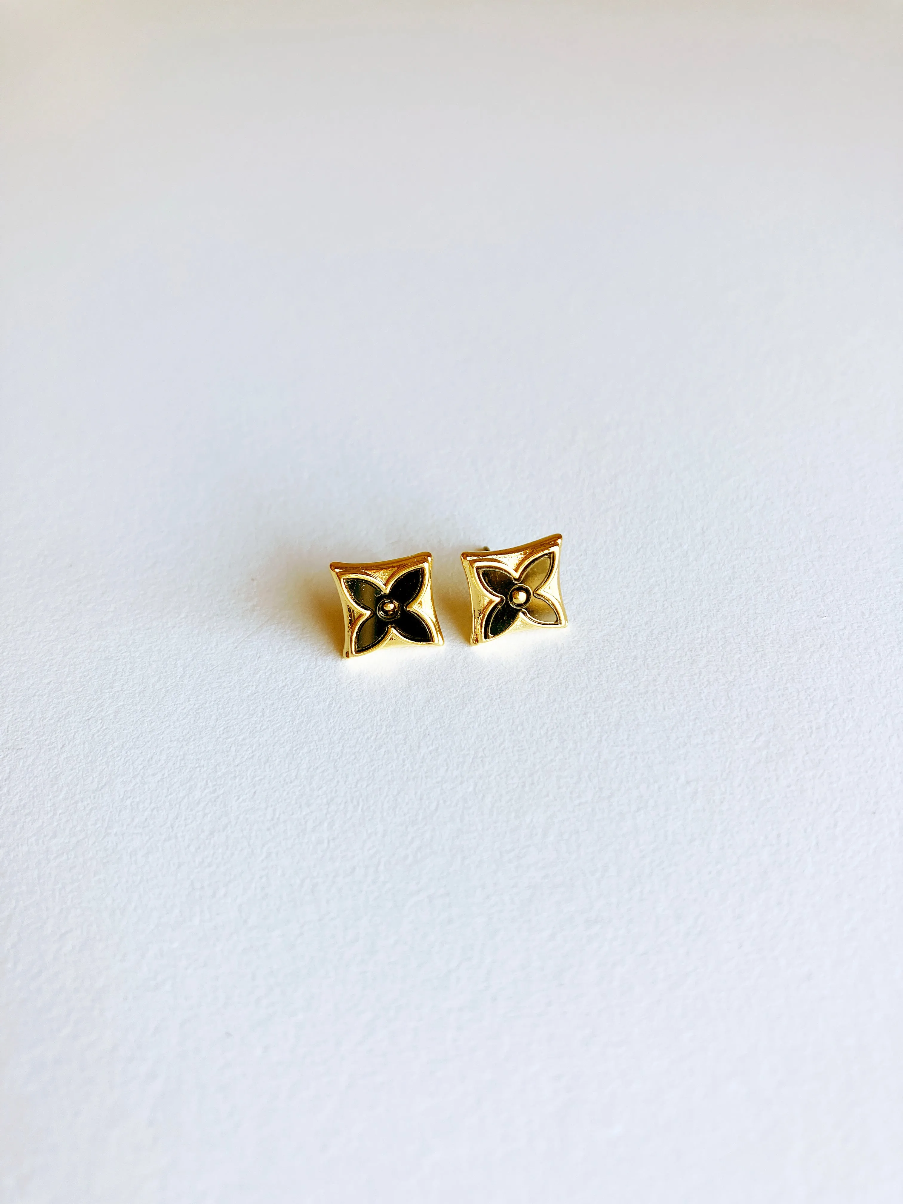 Onyx Starflower Earrings