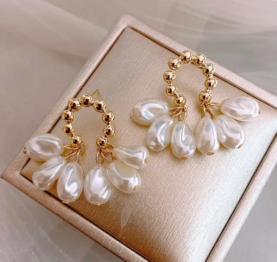 Pearl - Gold dangle earrings with pearl| pearl drop earrings | minimalist pearl earrings | Korean style earrings
