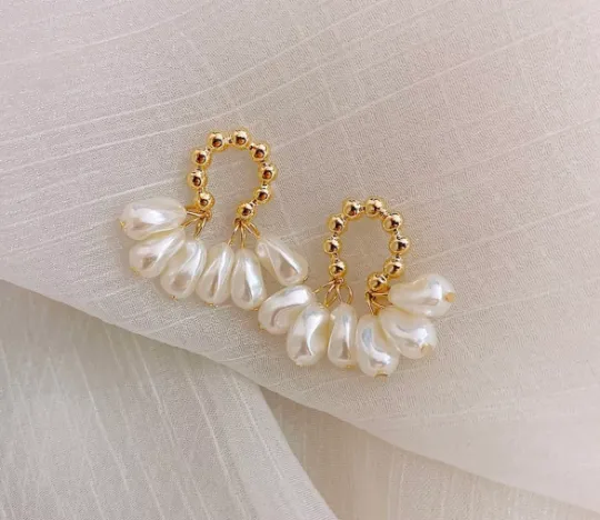 Pearl - Gold dangle earrings with pearl| pearl drop earrings | minimalist pearl earrings | Korean style earrings