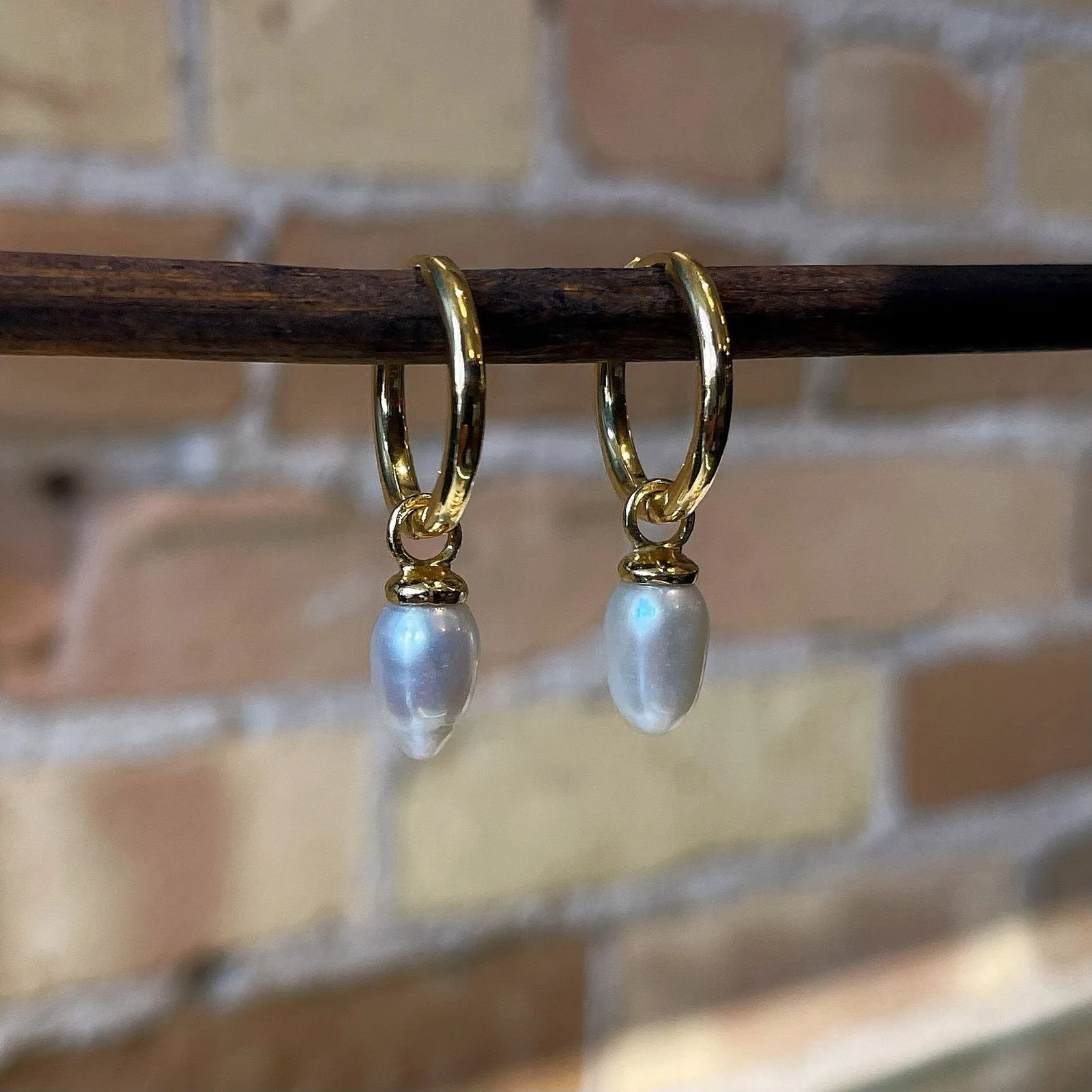 “Pendulum” Pearl Dangles