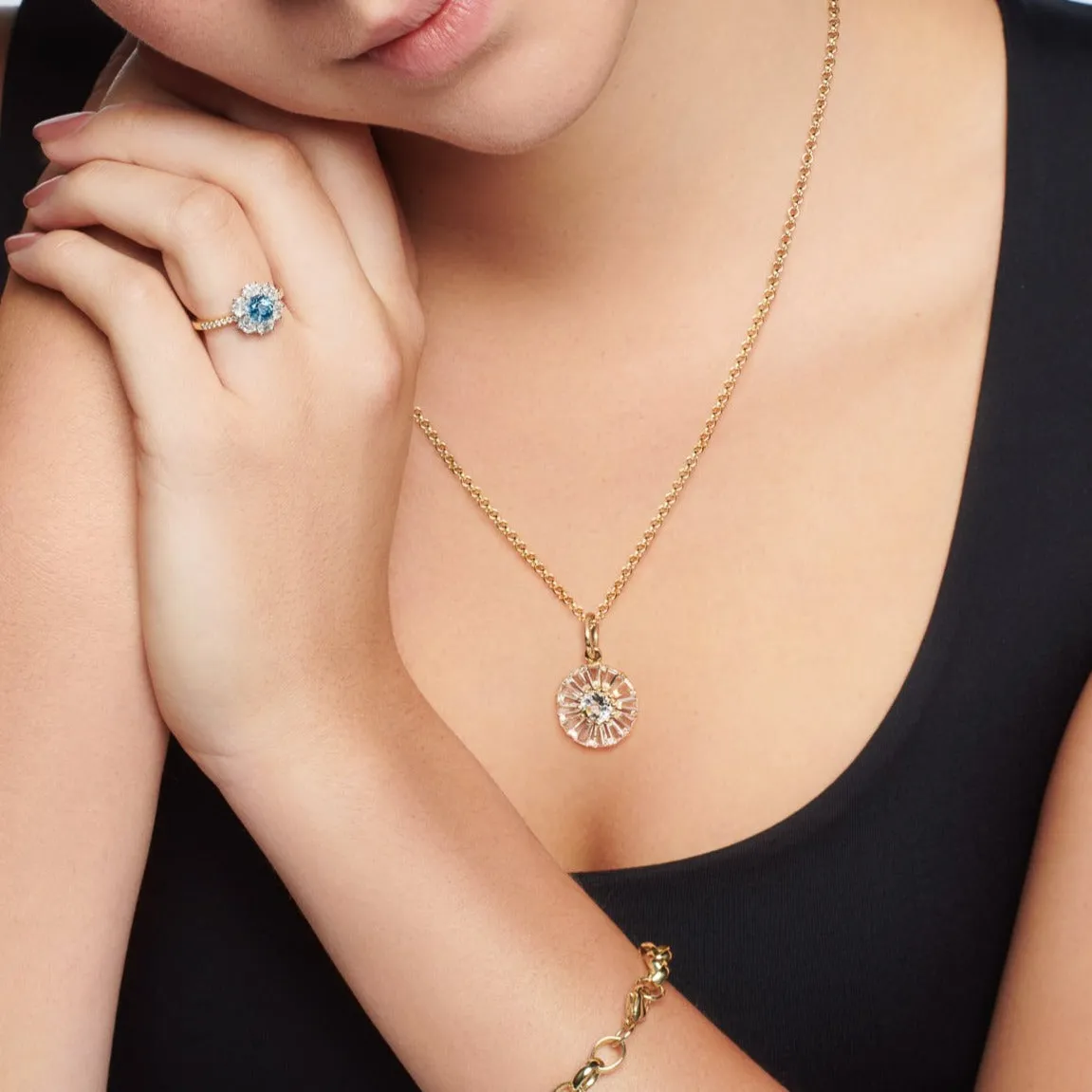 Roi Soleil Small Necklace Pendant Yellow Gold - White Topaz & Diamond