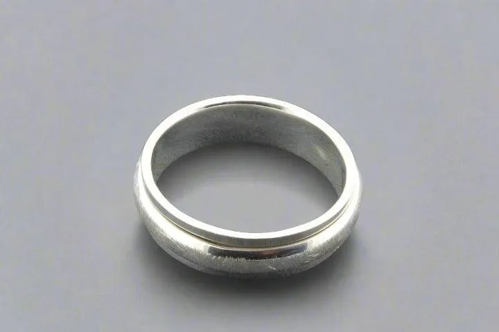 Shimmer spinner ring - sterling silver