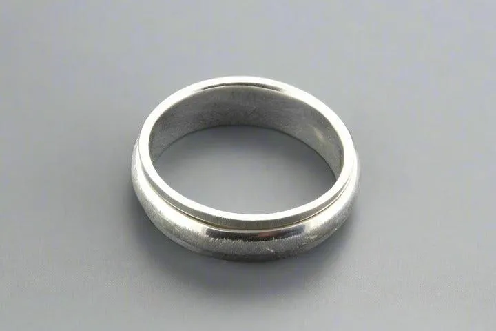 Shimmer spinner ring - sterling silver