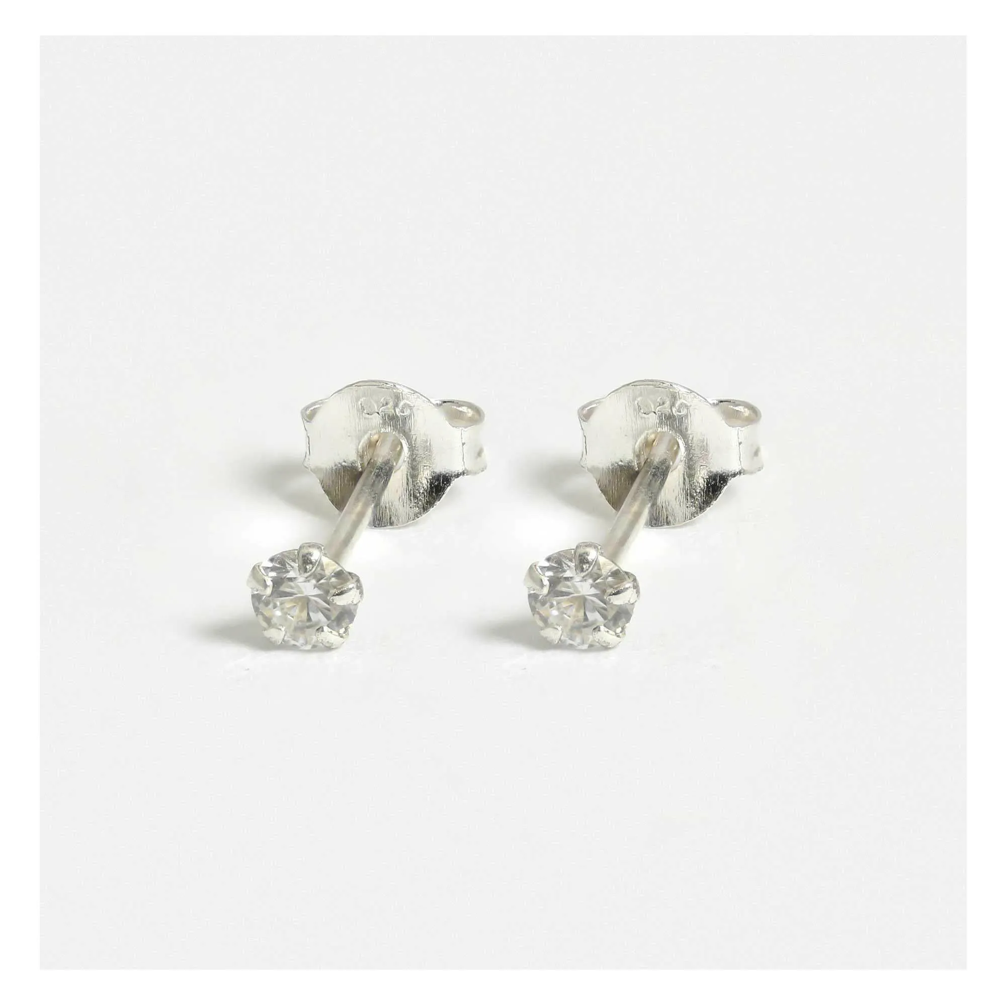 Silver Cubic Zirconia Ear Stud - Elegant Jewelry for Any Occasion