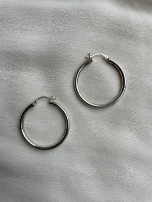 simple tube silver hoops E227
