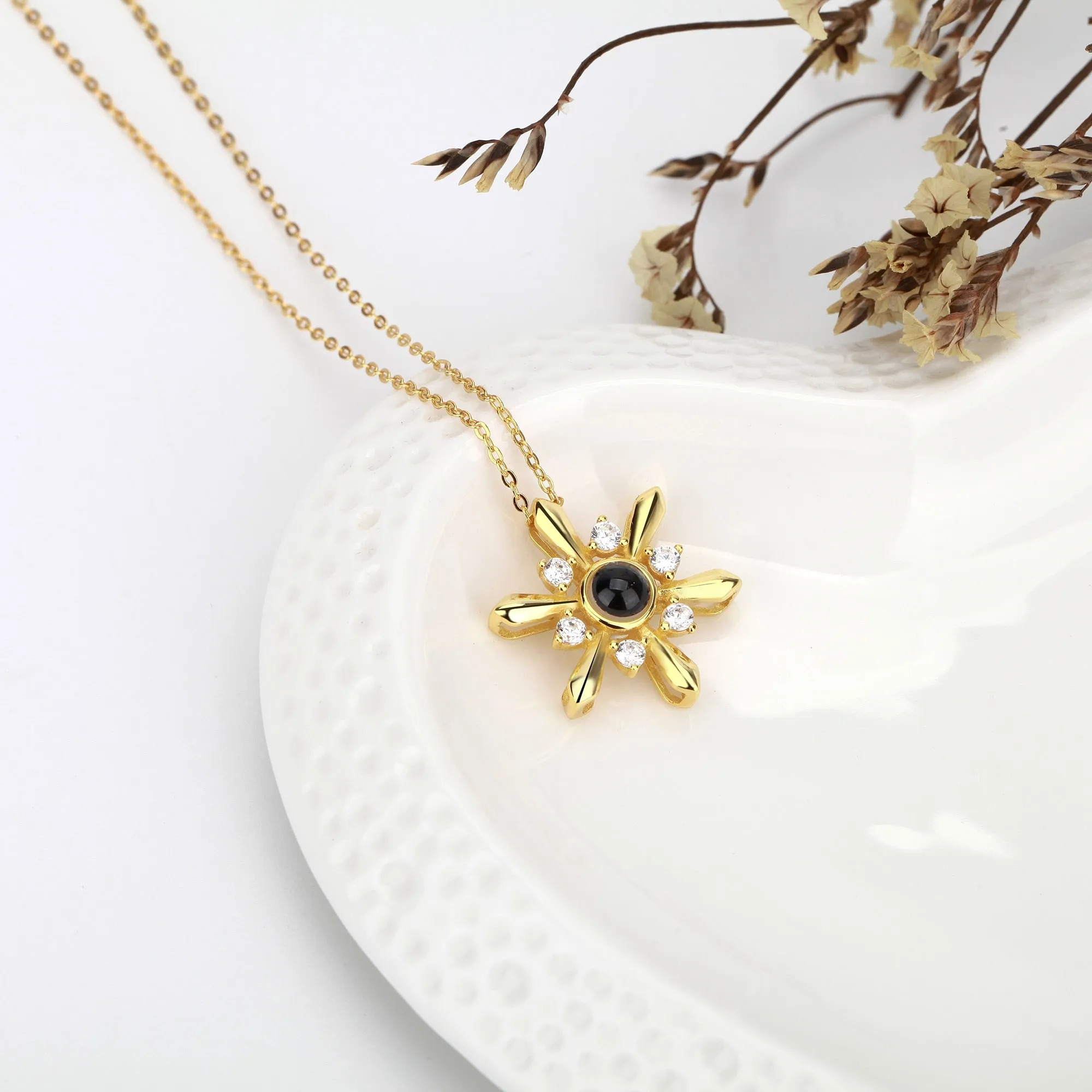 Snowflake Shaped Projection Necklace Photo Charming Jewelry Memorial Gifts