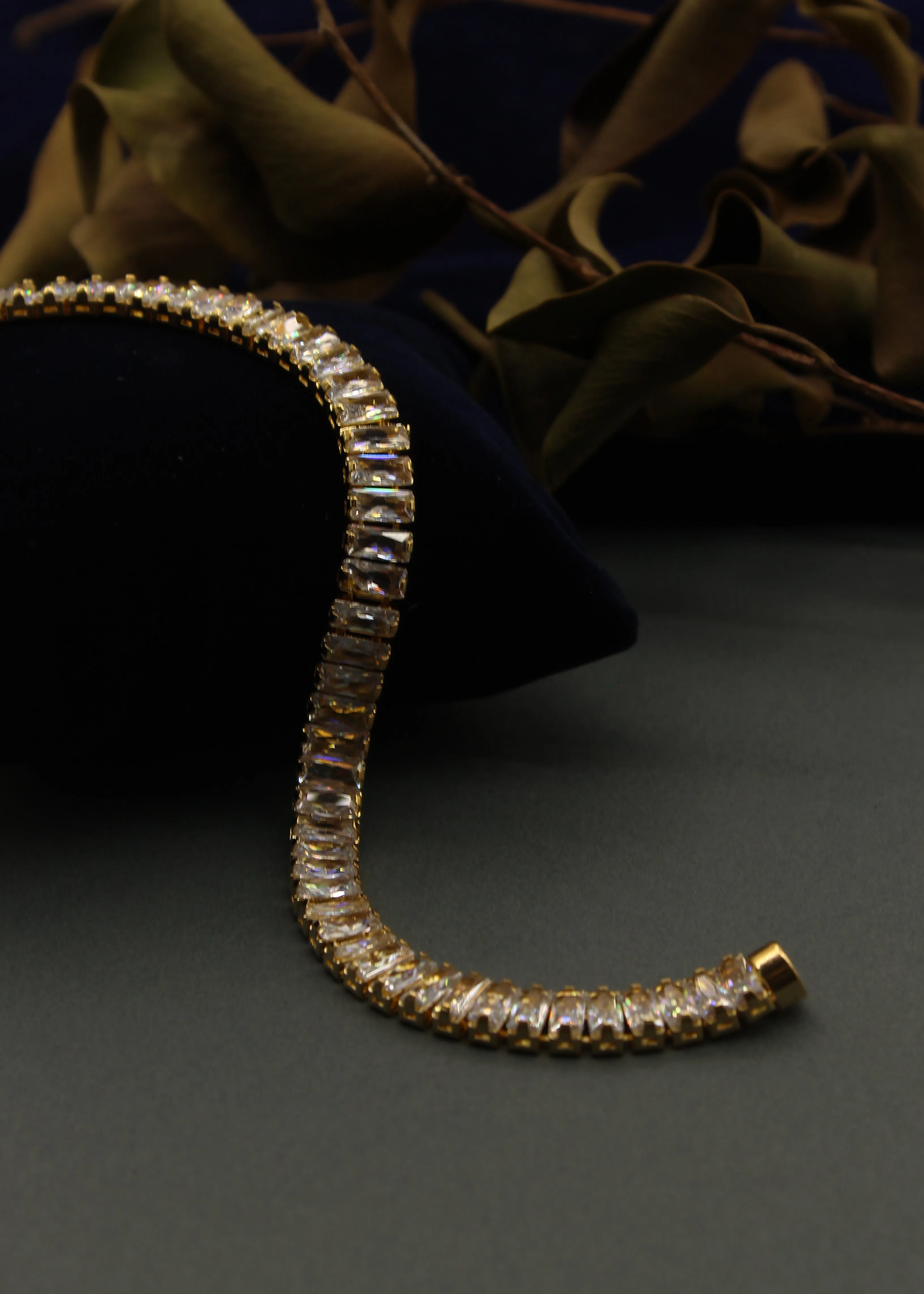 STYLISH GOLD BRACELET