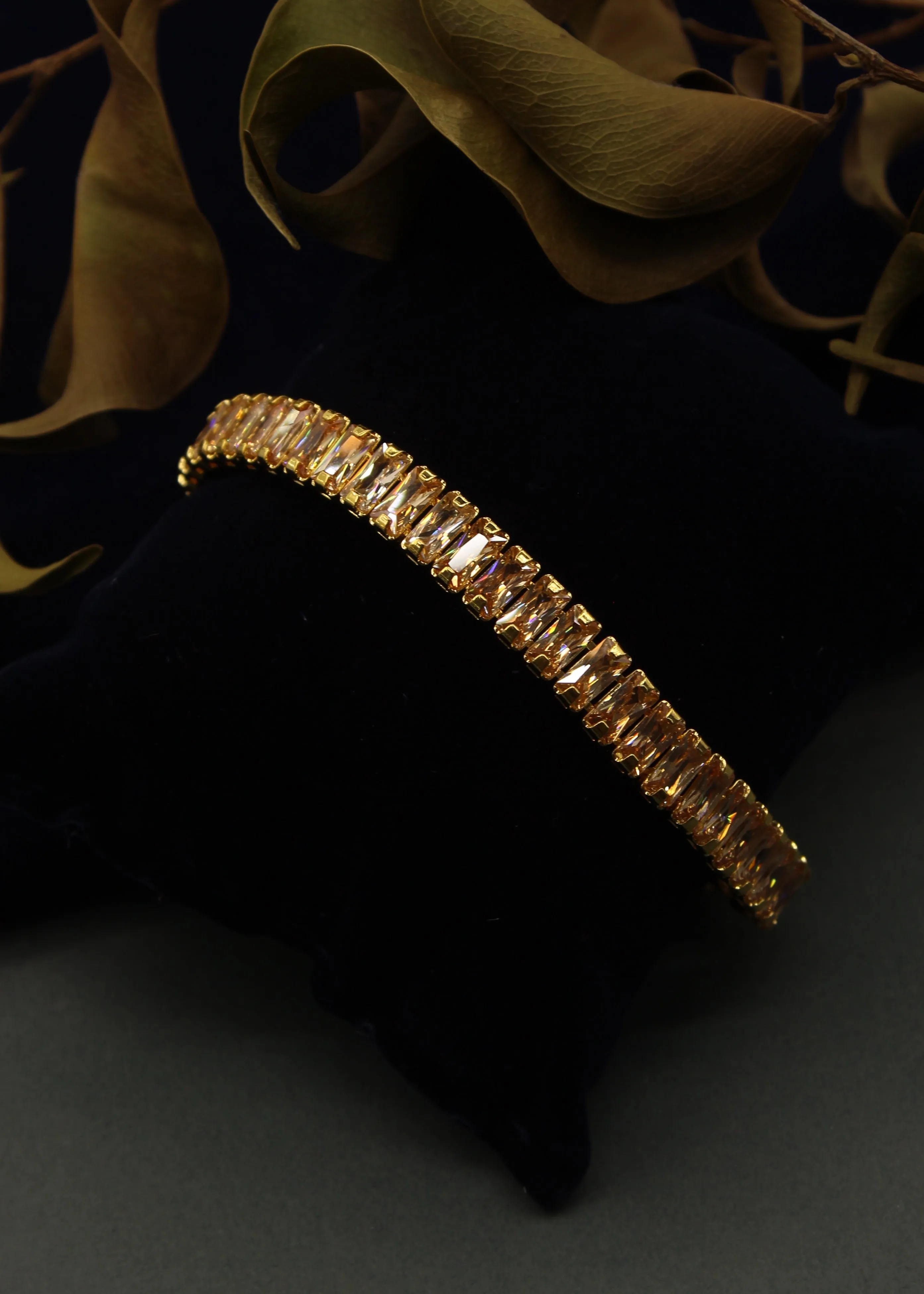 STYLISH GOLD BRACELET