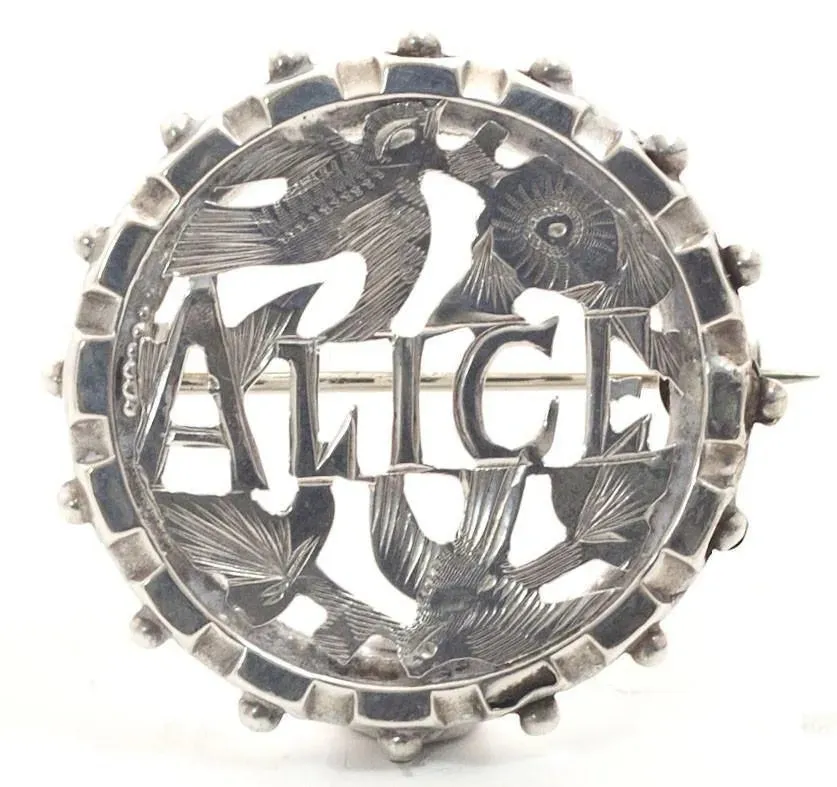 Vintage 1880 'Alice' Brooch